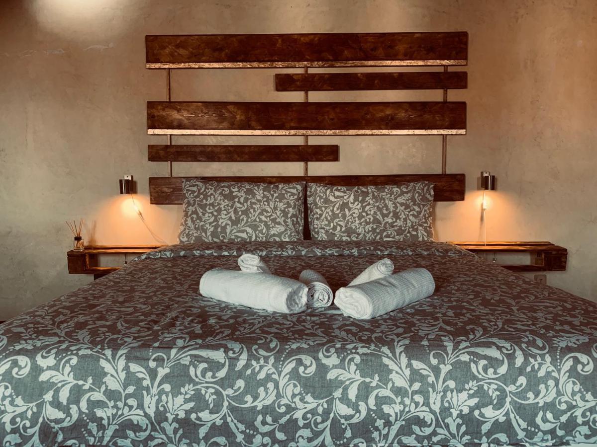 Quarto Deluxe com Casa de Banho Privativa Externa