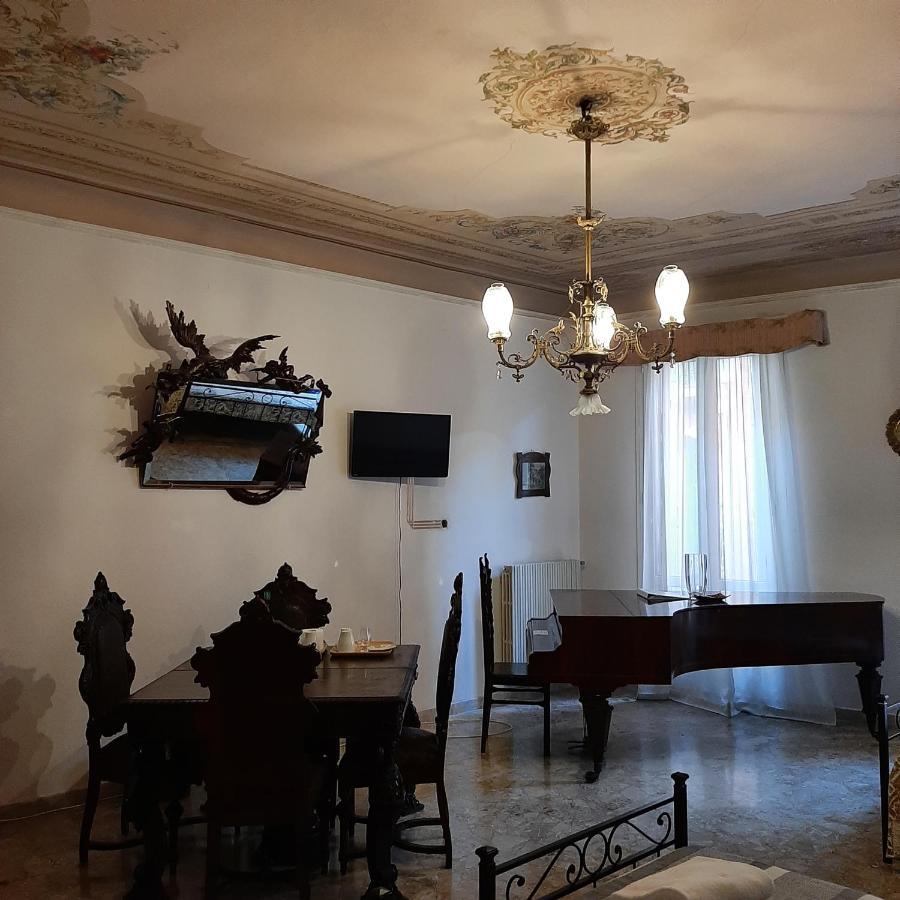 Suite Deluxe com Vista Canal