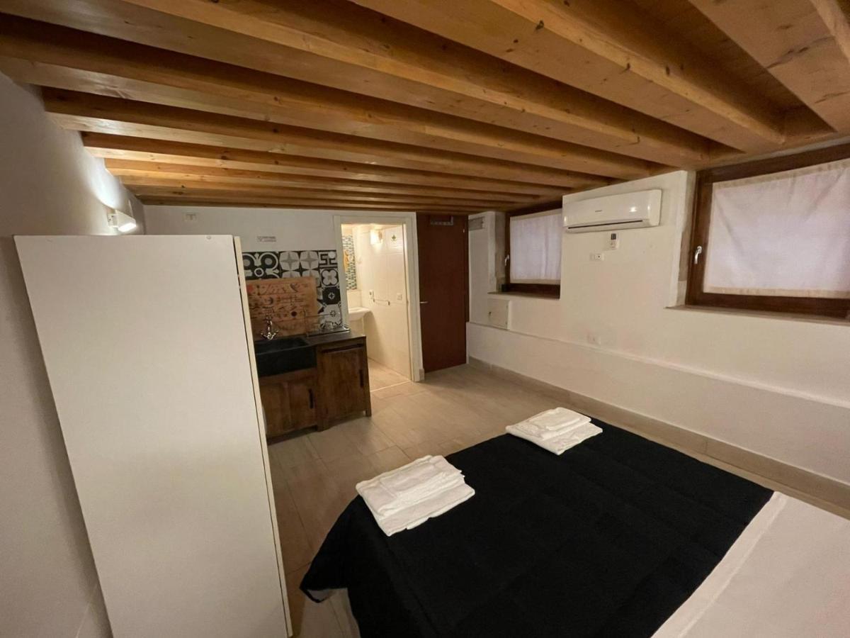 Quarto Duplo com Casa de Banho Privativa