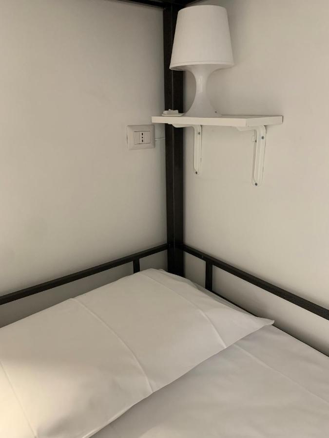 Cama em Dormitório Misto com 6 Camas
