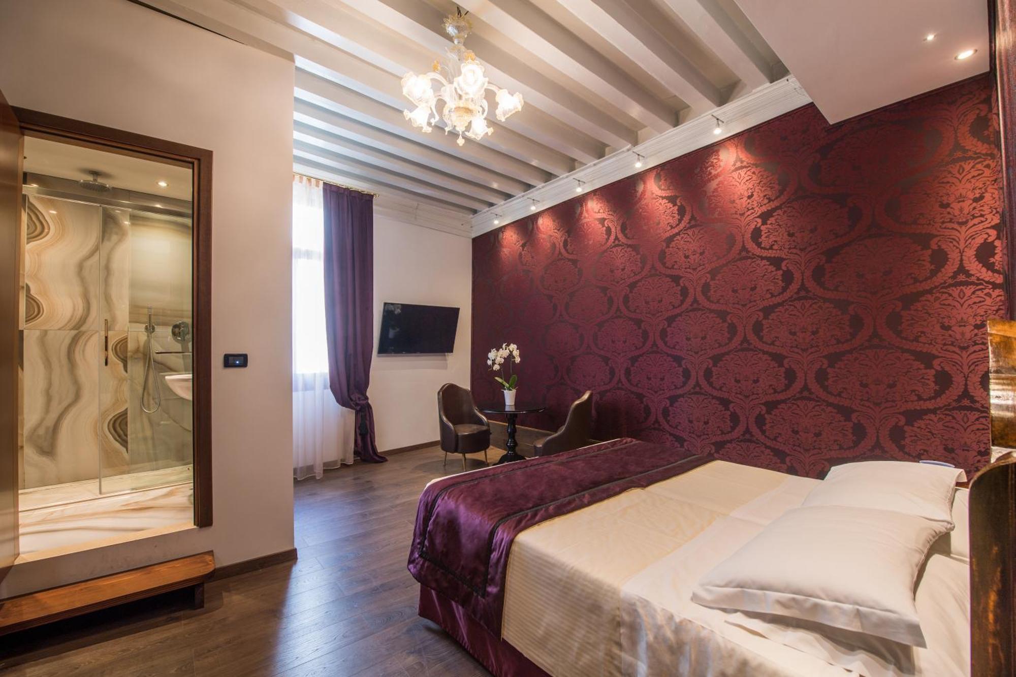 Superior Room,1274507041:JPEG