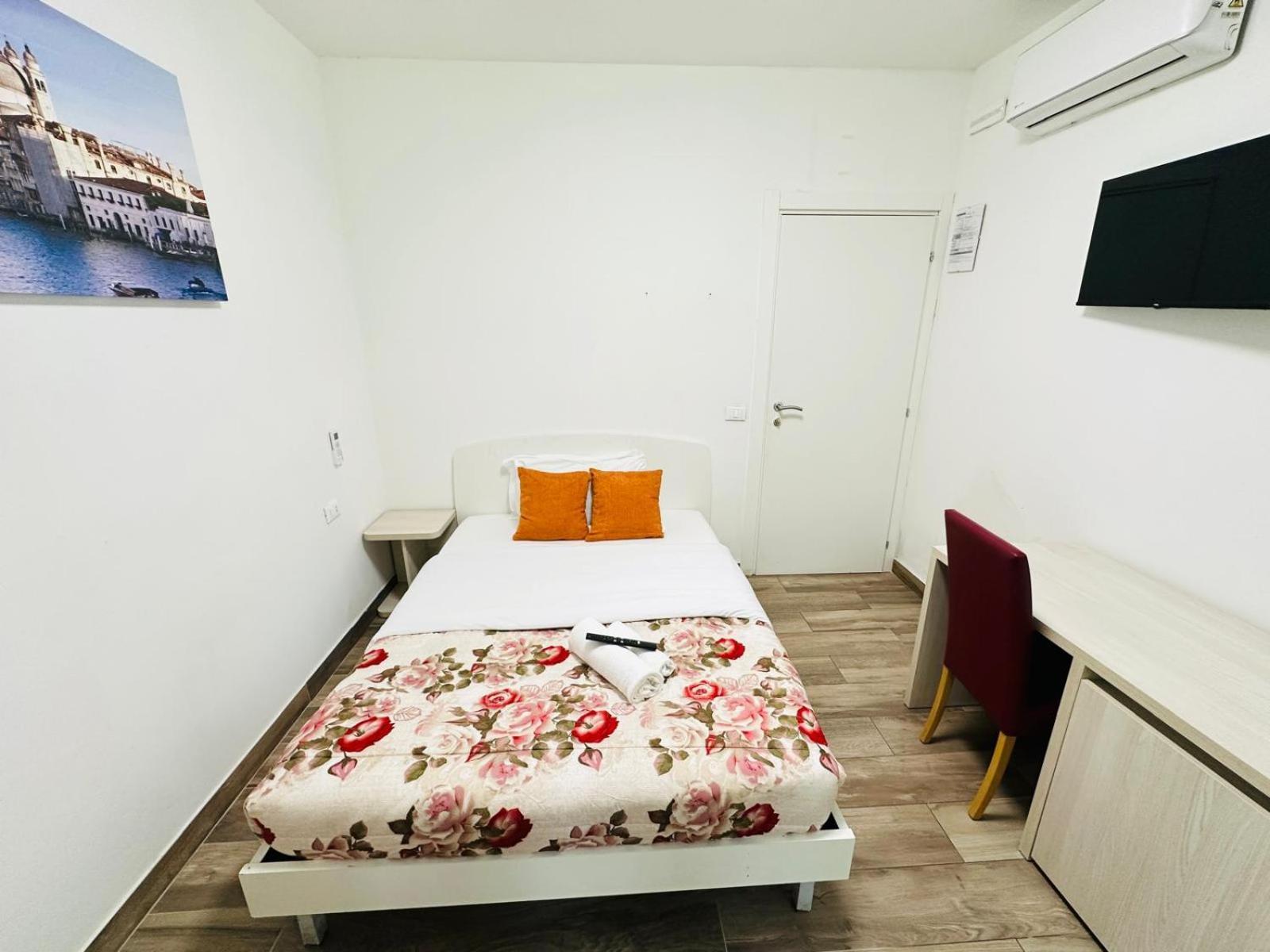 Economy Single Room