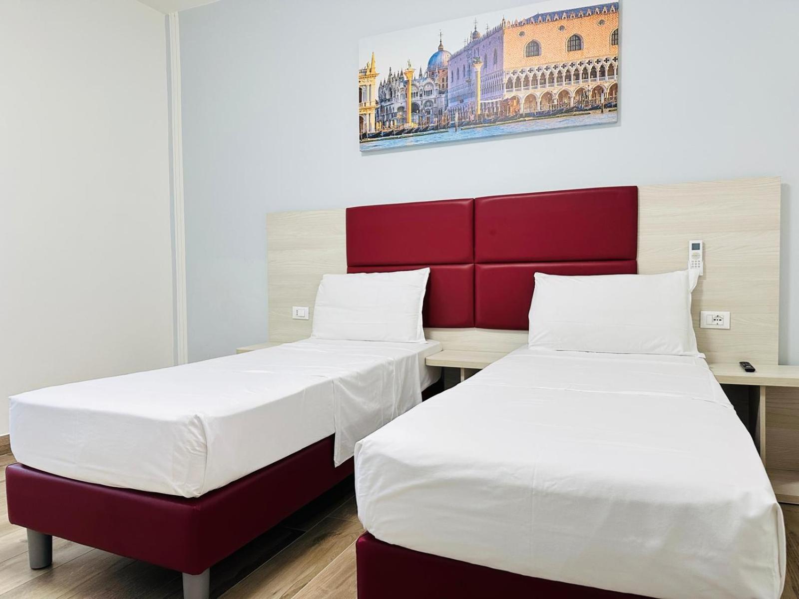 Quarto Twin com Casa de Banho Privativa