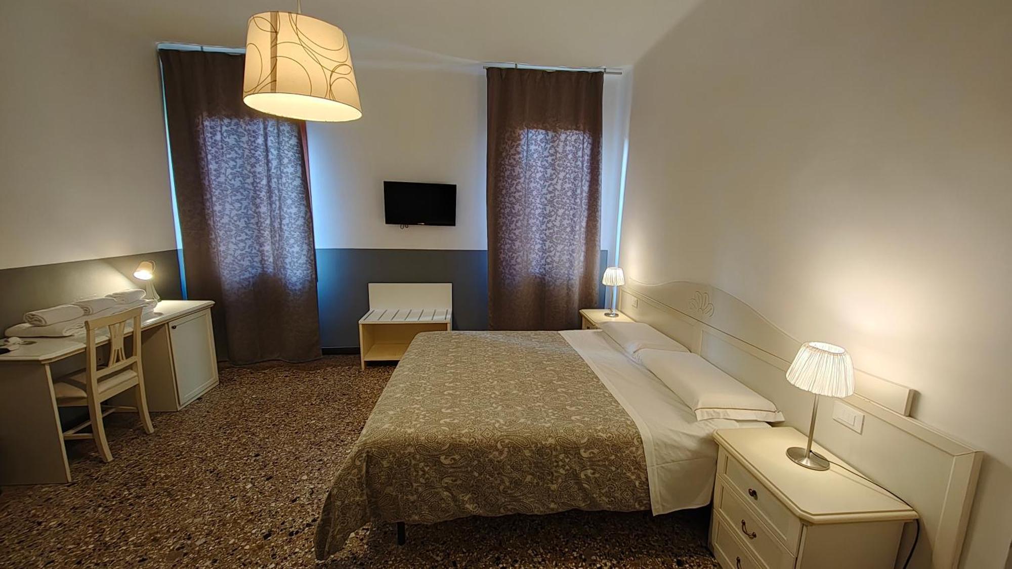 Quarto Duplo com Casa de Banho Privativa