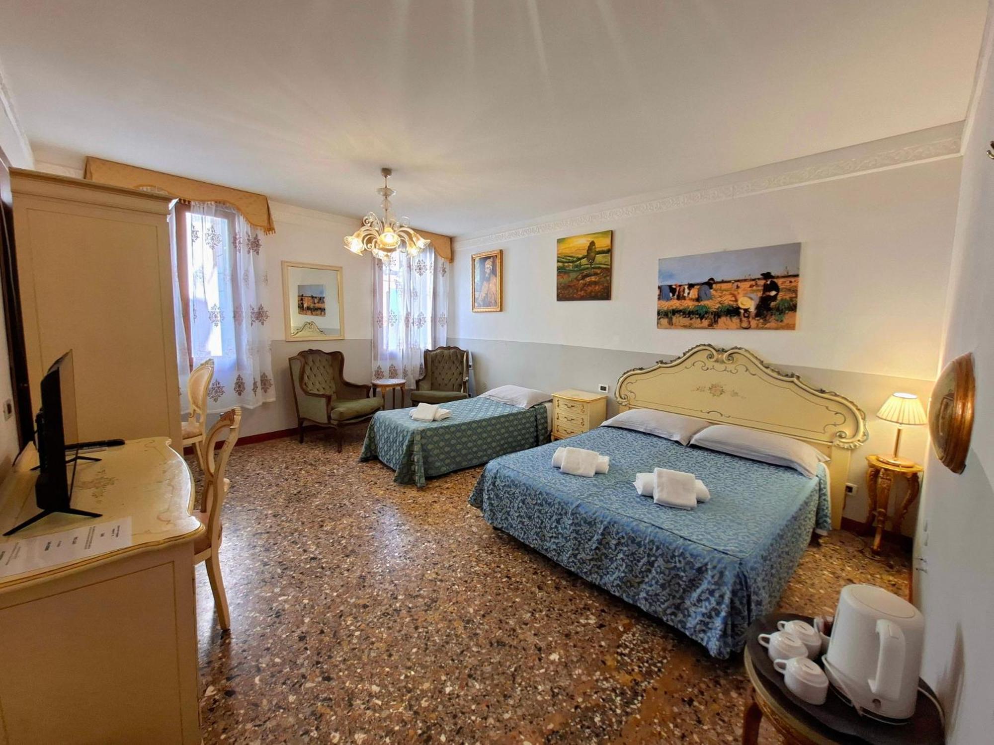 Triple Room