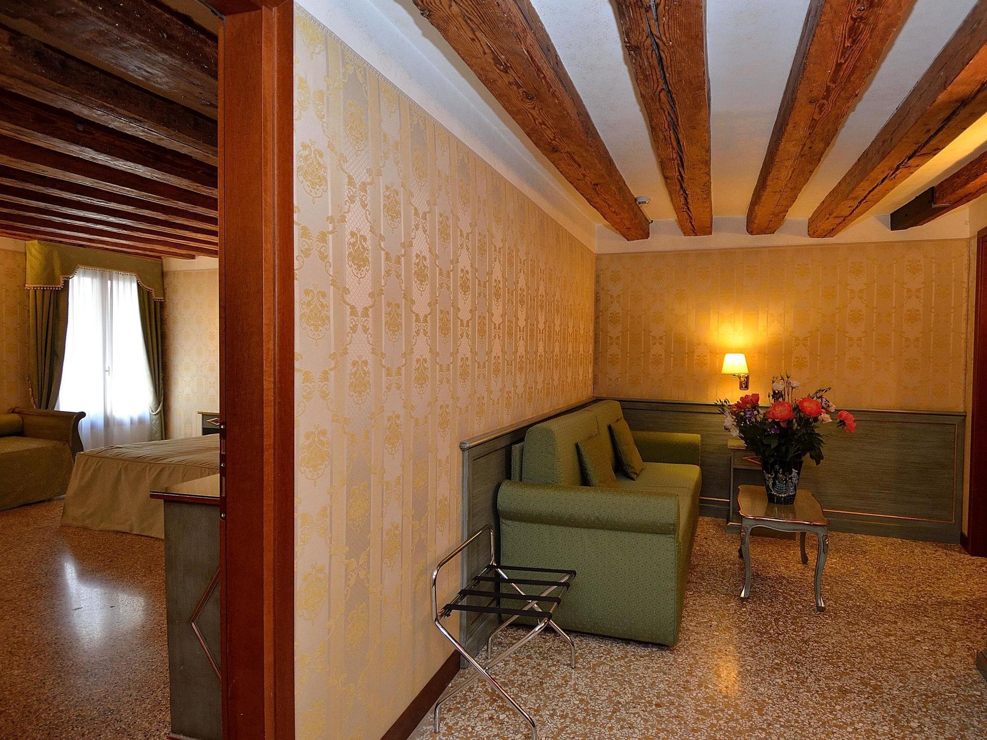 Junior Suite Canal View