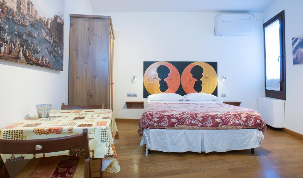 Double Room Private Bathroom