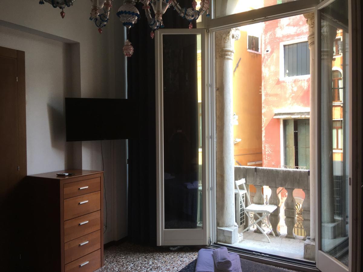 Double Room with Balcony and Canal View