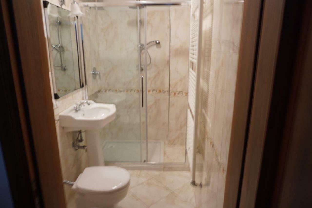 Double Room Private External Bathroom