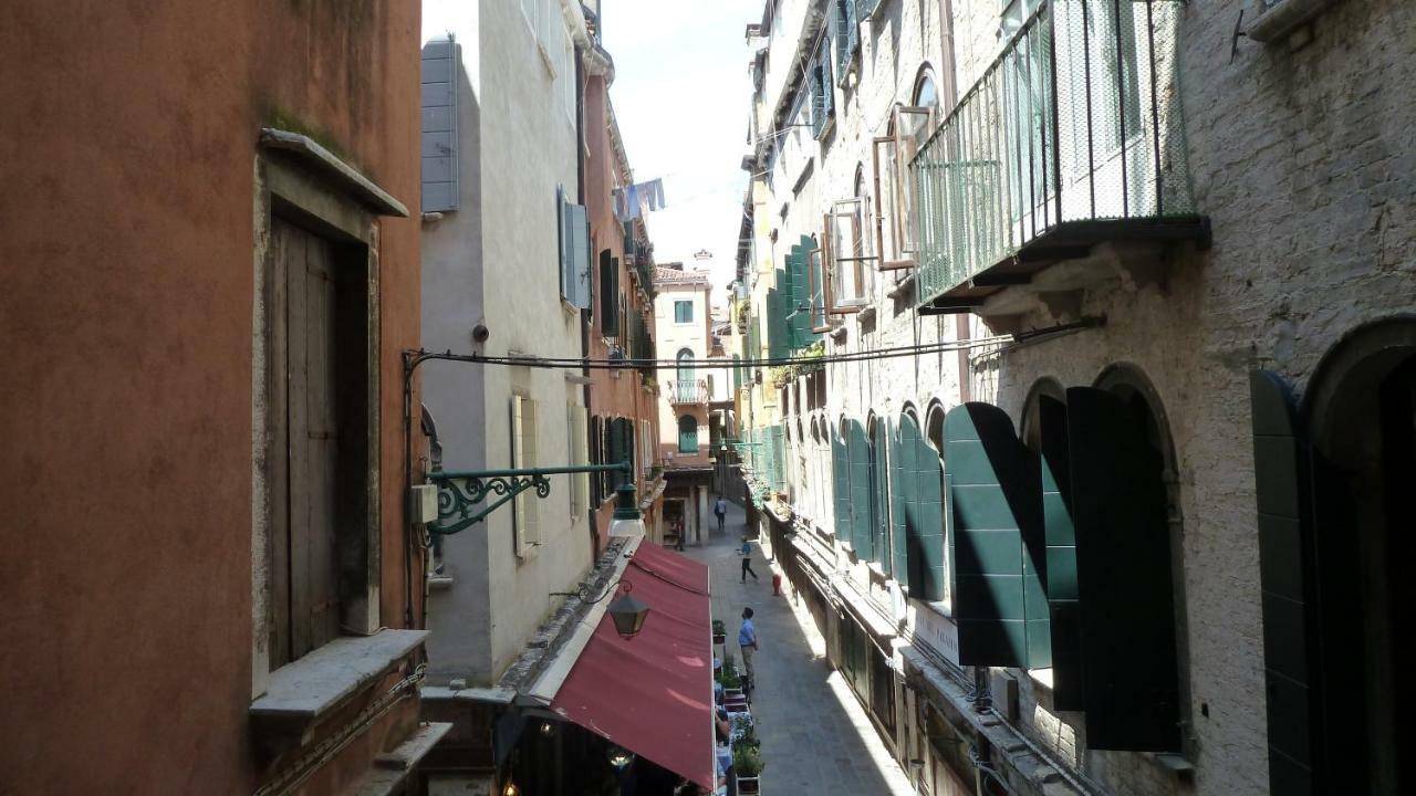 Quarto Económico