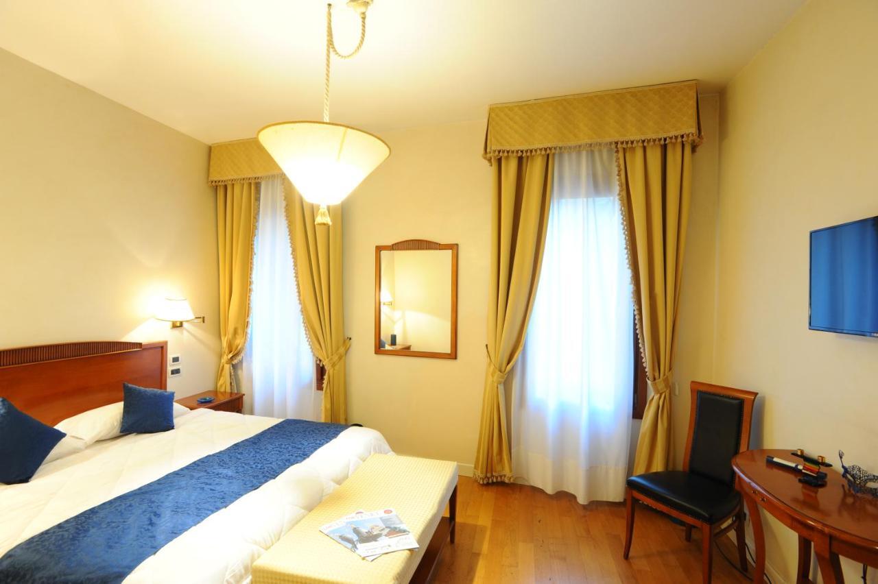 Quarto Duplo