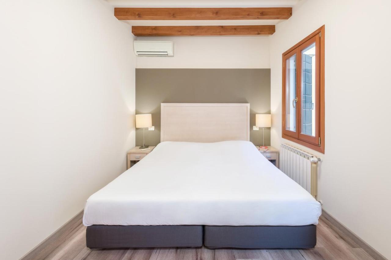 Quarto Duplo com Casa de Banho Privada Externa