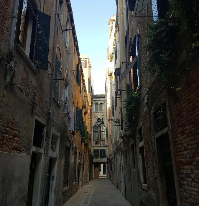 Fiabe Venice Rooms-1