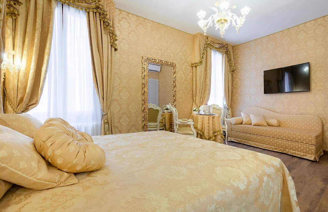 Canal View San Marco Luxury Rooms-1