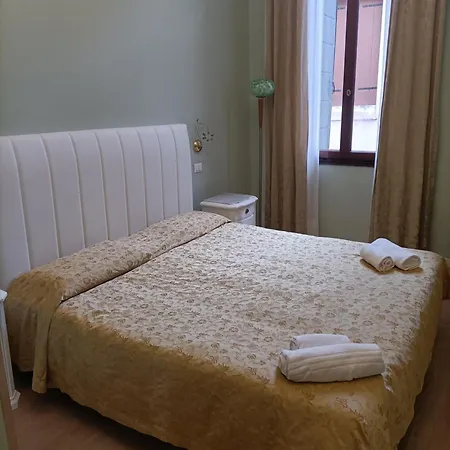 Palazzo Lion Morosini - Check In Presso Locanda Ai Santi Apostoli-3