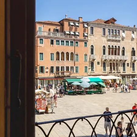 Palazzo San Firmino Residenza Storica All Suite Canal View-2