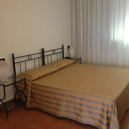 Guesthouse Alloggi Agli Artisti-2